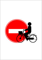 館内は自転車侵入禁止の貼り紙画像9