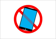 プールサイドへ携帯電話は持込禁止の貼り紙画像